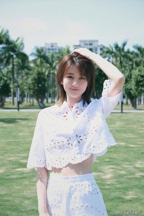 网红小雪吃瓜照片高清图,高清美照曝光引网友热议